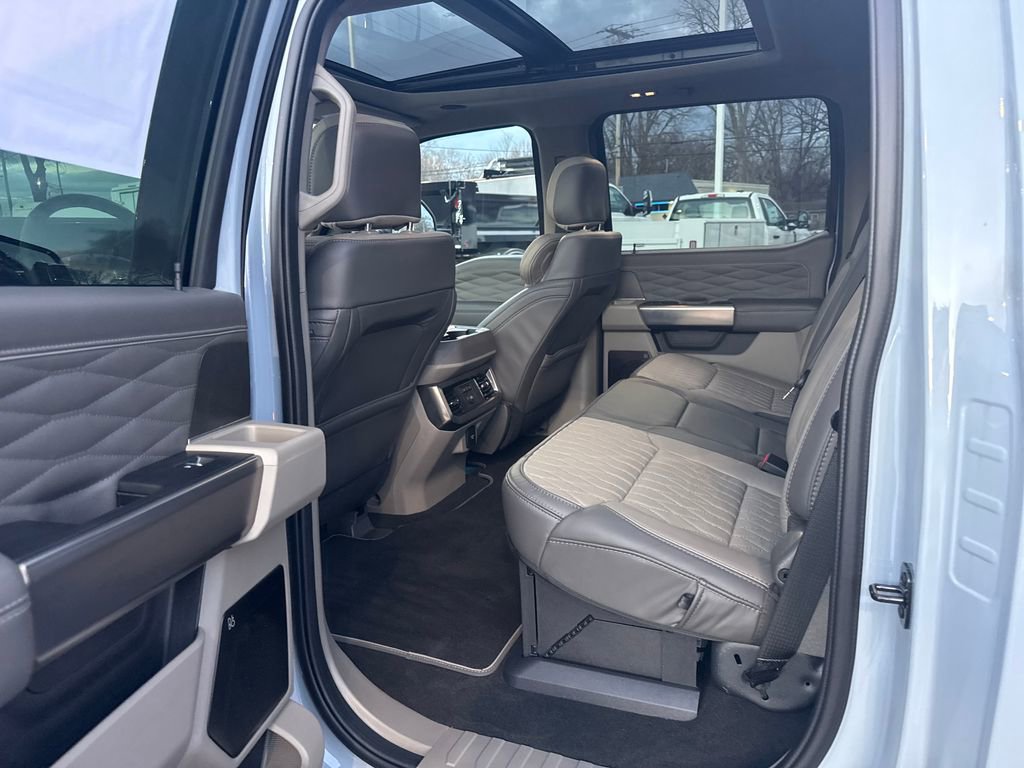 Used 2025 Ford F350 Platinum w/ Platinum Plus Package image 18