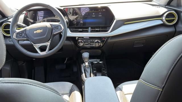 New 2026 Chevrolet Trax LT w/ LT Convenience Package FWD image 5