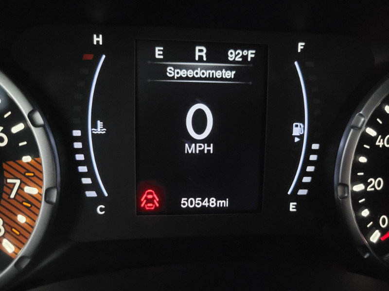 Used 2019 Jeep Renegade Latitude w/ Cold Weather Group AWD/4WD image 39