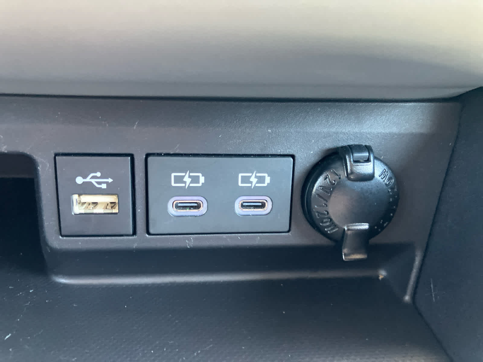 Certified 2025 Toyota Highlander Limited AWD/4WD image 32