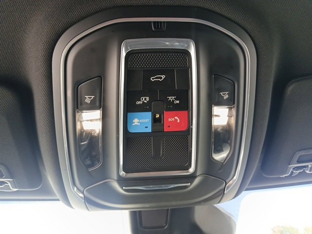 Used 2023 Jeep Grand Cherokee L Laredo image 49