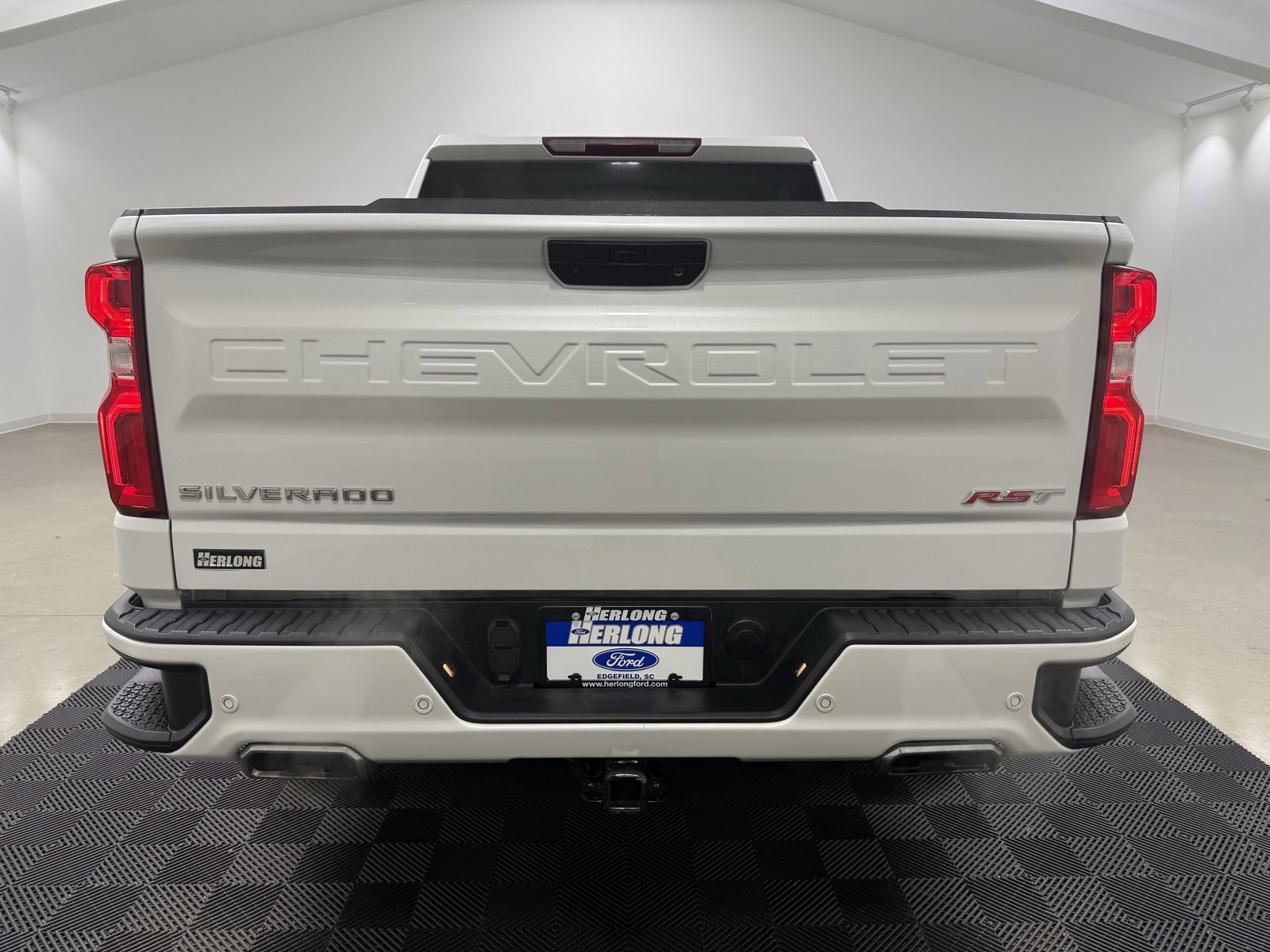 Used 2022 Chevrolet Silverado 1500 RST w/ Safety Package image 7