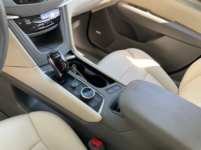 Used 2025 Cadillac XT5 Premium Luxury FWD image 17