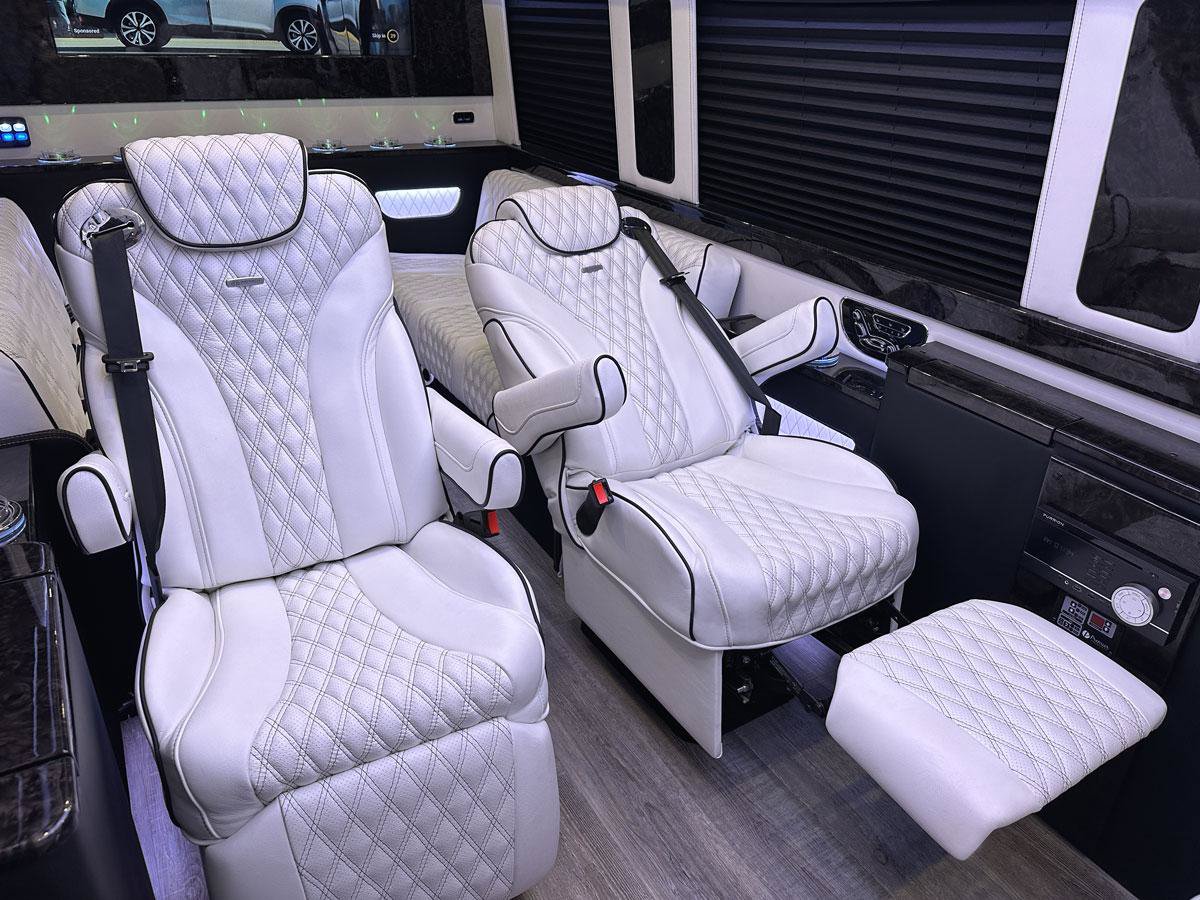 Used 2024 Mercedes-Benz Sprinter 3500 image 19