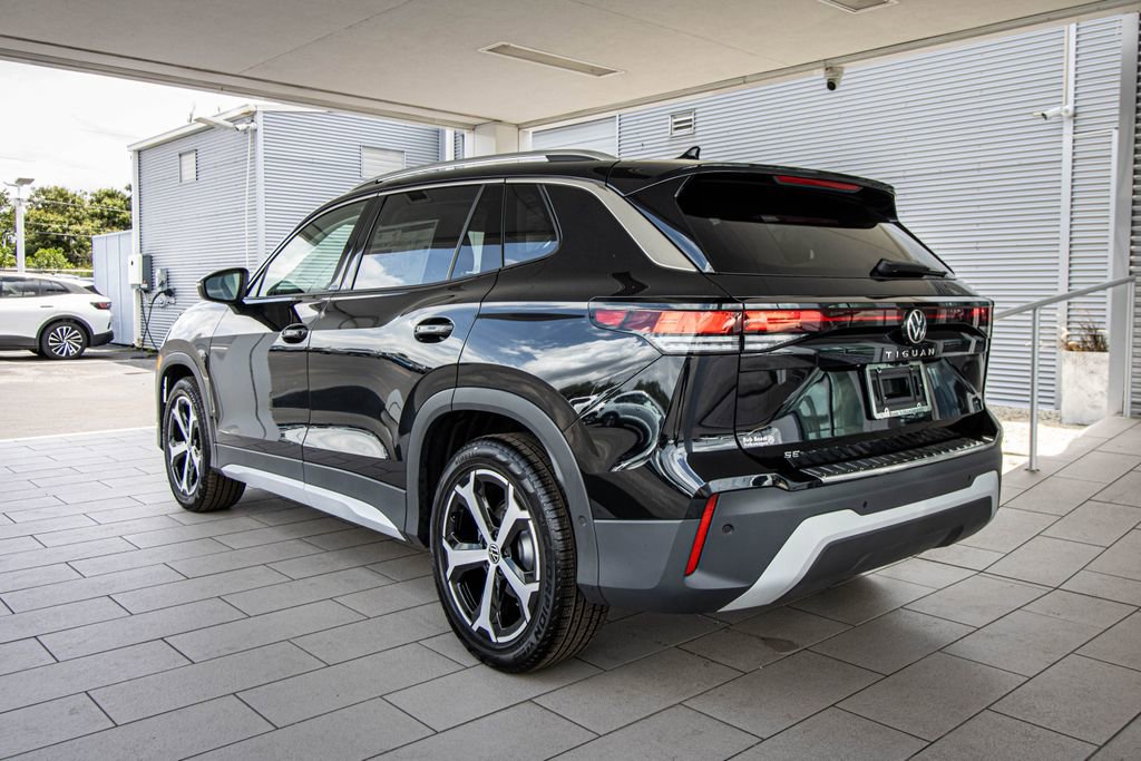 New 2026 Volkswagen Tiguan SE FWD image 14