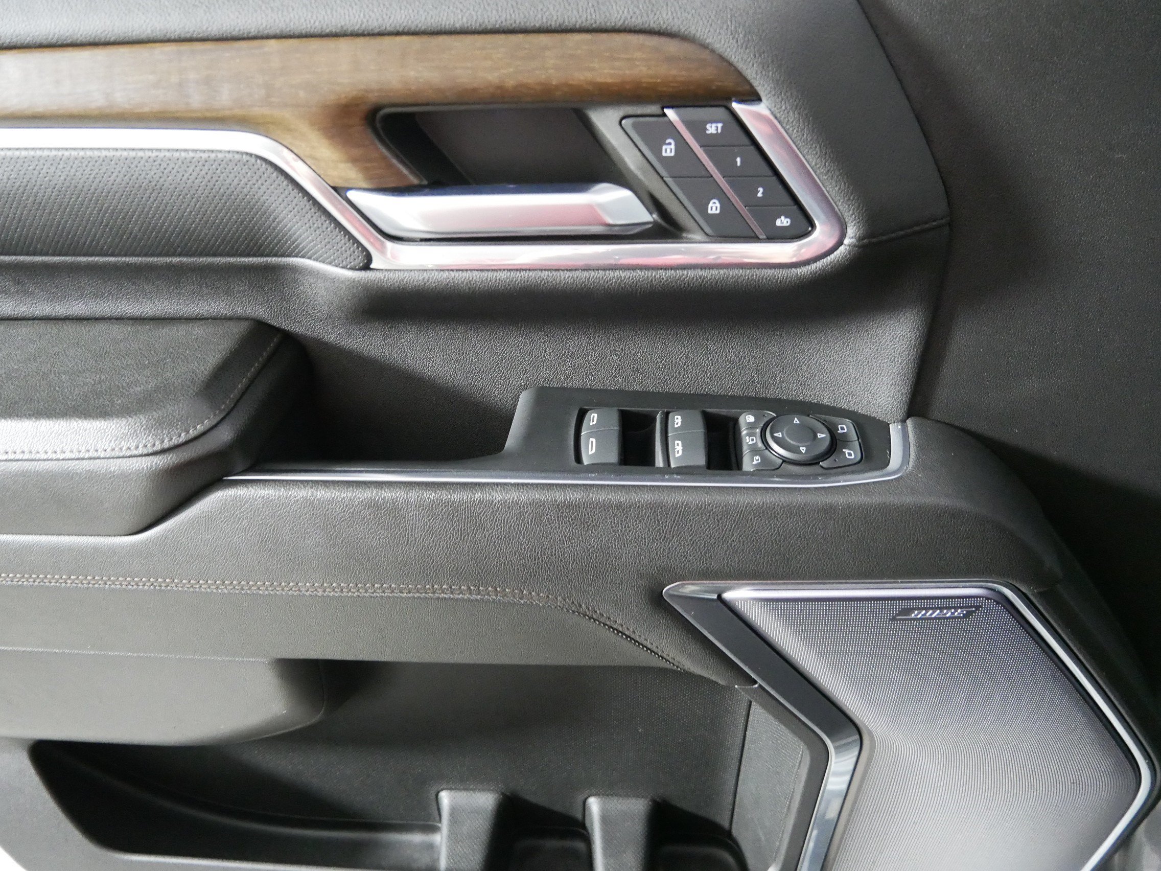 Used 2024 Chevrolet Silverado 2500 High Country w/ High Country Premium Package AWD/4WD image 19