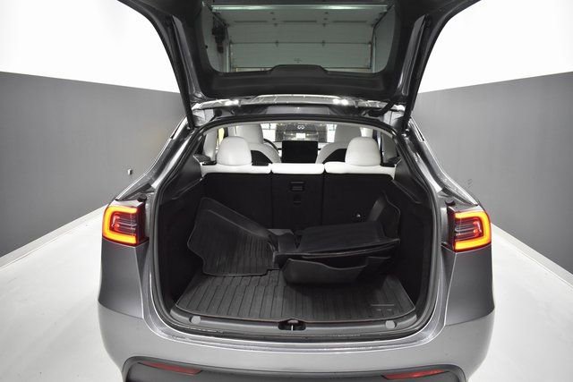 Used 2025 Tesla Model Y Long Range image 31