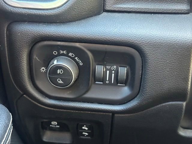 Used 2023 RAM 1500 Laramie AWD/4WD image 18