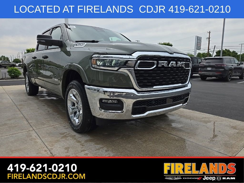 New 2026 RAM 1500 4x4 Crew Cab video 1