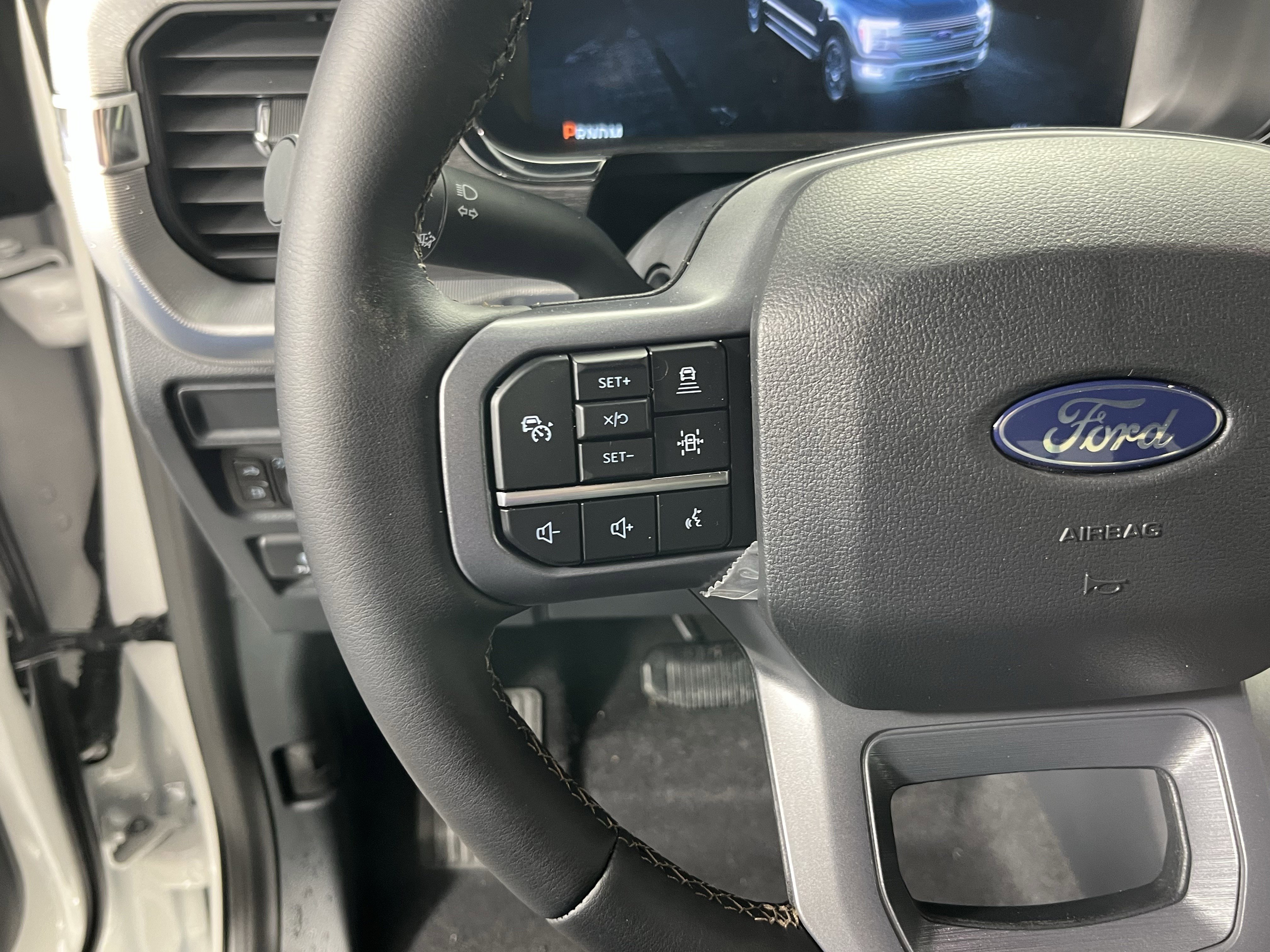 New 2025 Ford F150 Lariat w/ Equipment Group 501A Mid image 18