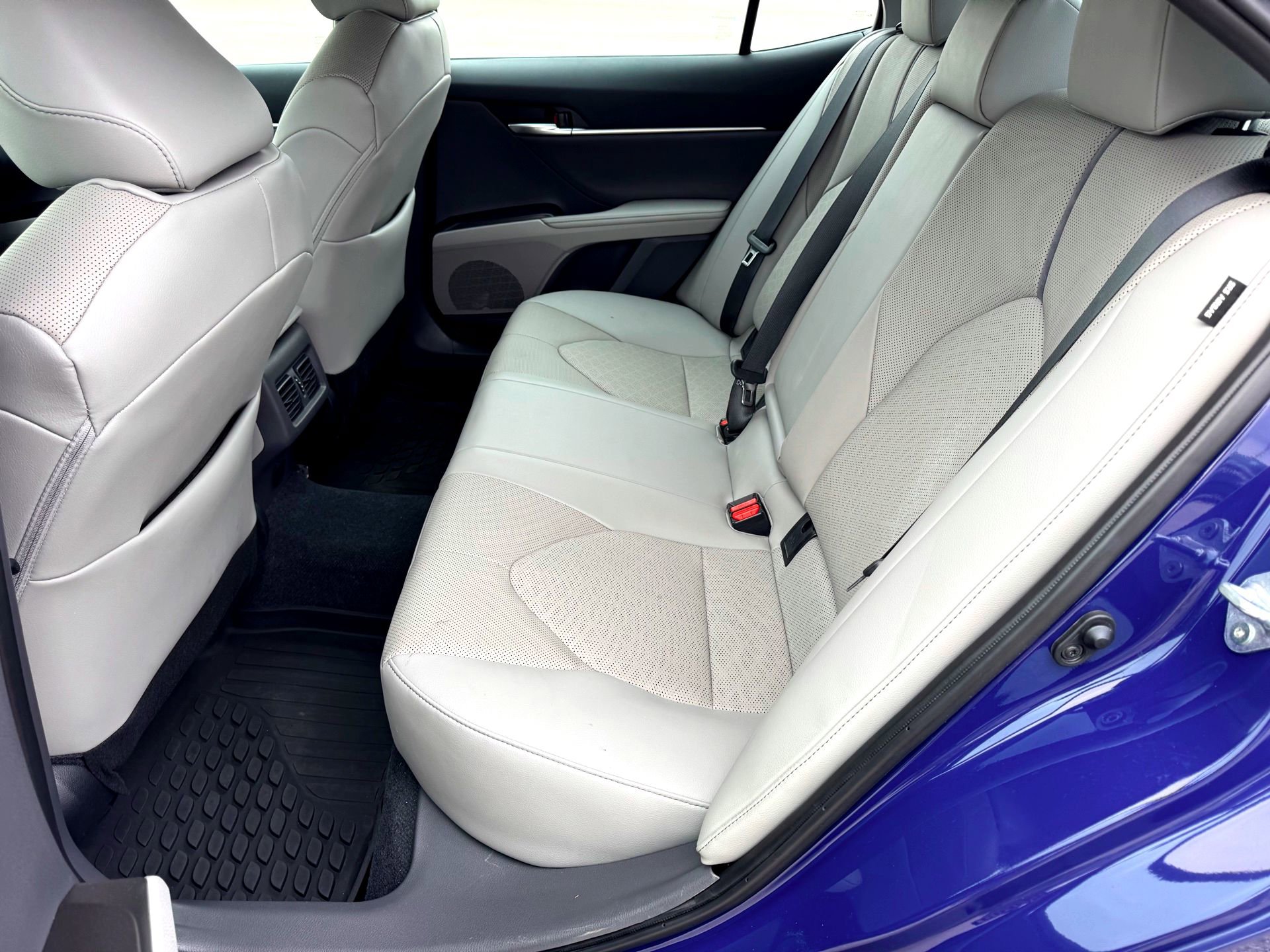 Used 2024 Toyota Camry XSE w/ Navigation Package image 18