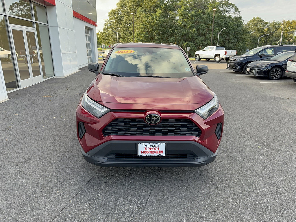 Certified 2023 Toyota RAV4 LE AWD/4WD image 3
