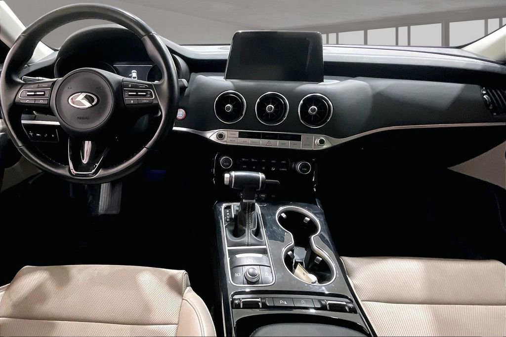 Used 2018 Kia Stinger Premium RWD image 16