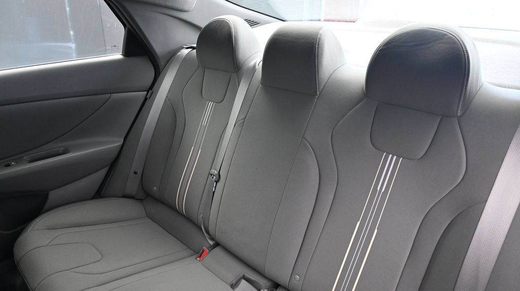 Used 2025 Hyundai Elantra Sport FWD image 19