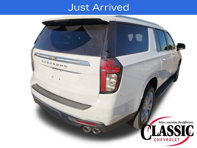 Used 2022 Chevrolet Suburban High Country image 11