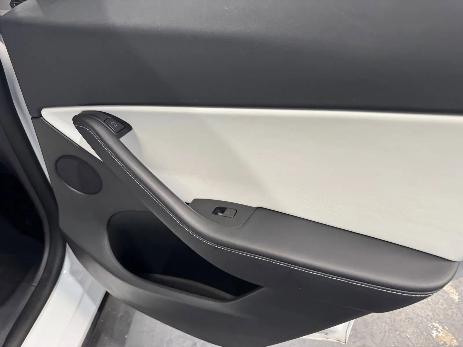 Used 2022 Tesla Model Y Long Range image 8