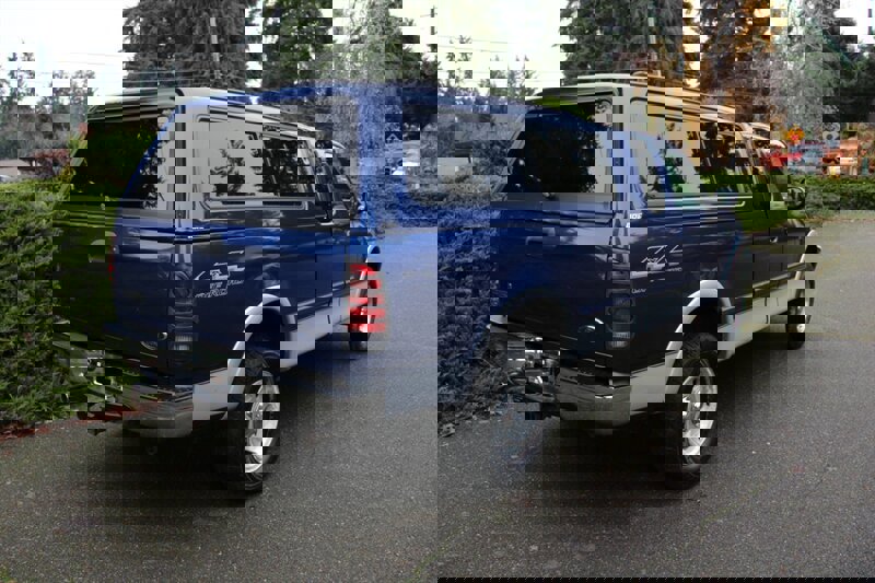 Used 1998 Ford F150 Lariat image 3