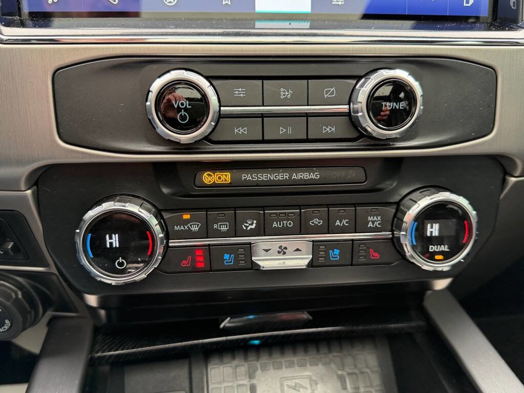 Used 2022 Ford F450 Platinum w/ FX4 Off-Road Package image 30