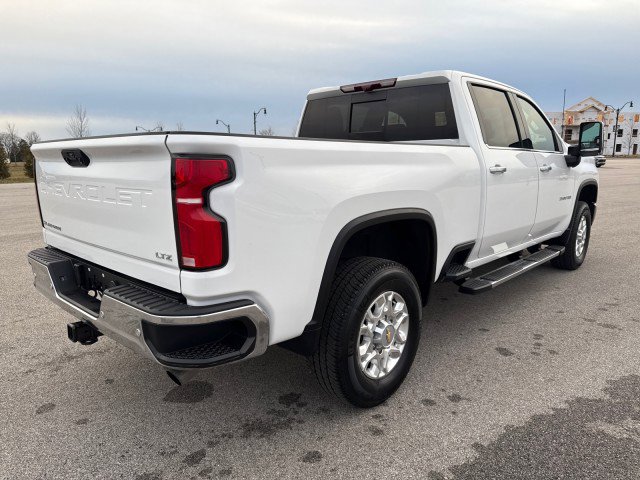Used 2024 Chevrolet Silverado 3500 LTZ w/ LTZ Convenience Package RWD image 3