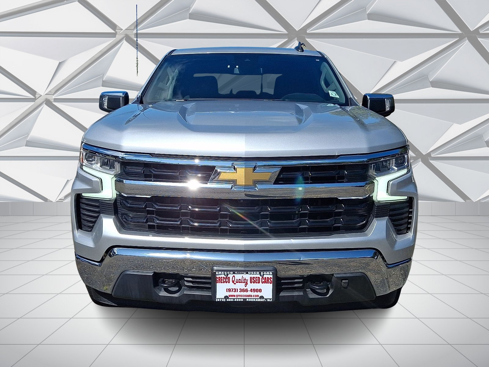 Used 2022 Chevrolet Silverado 1500 LT w/ Safety Package AWD/4WD image 3