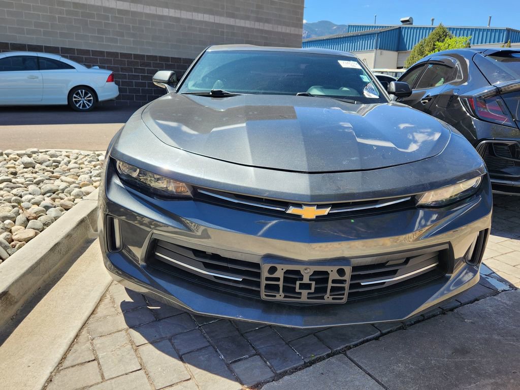 Used 2018 Chevrolet Camaro LT RWD image 3