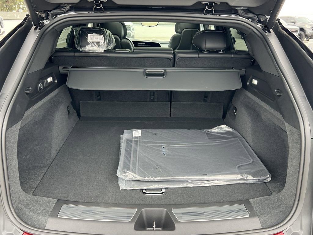 New 2026 Cadillac Lyriq V image 31