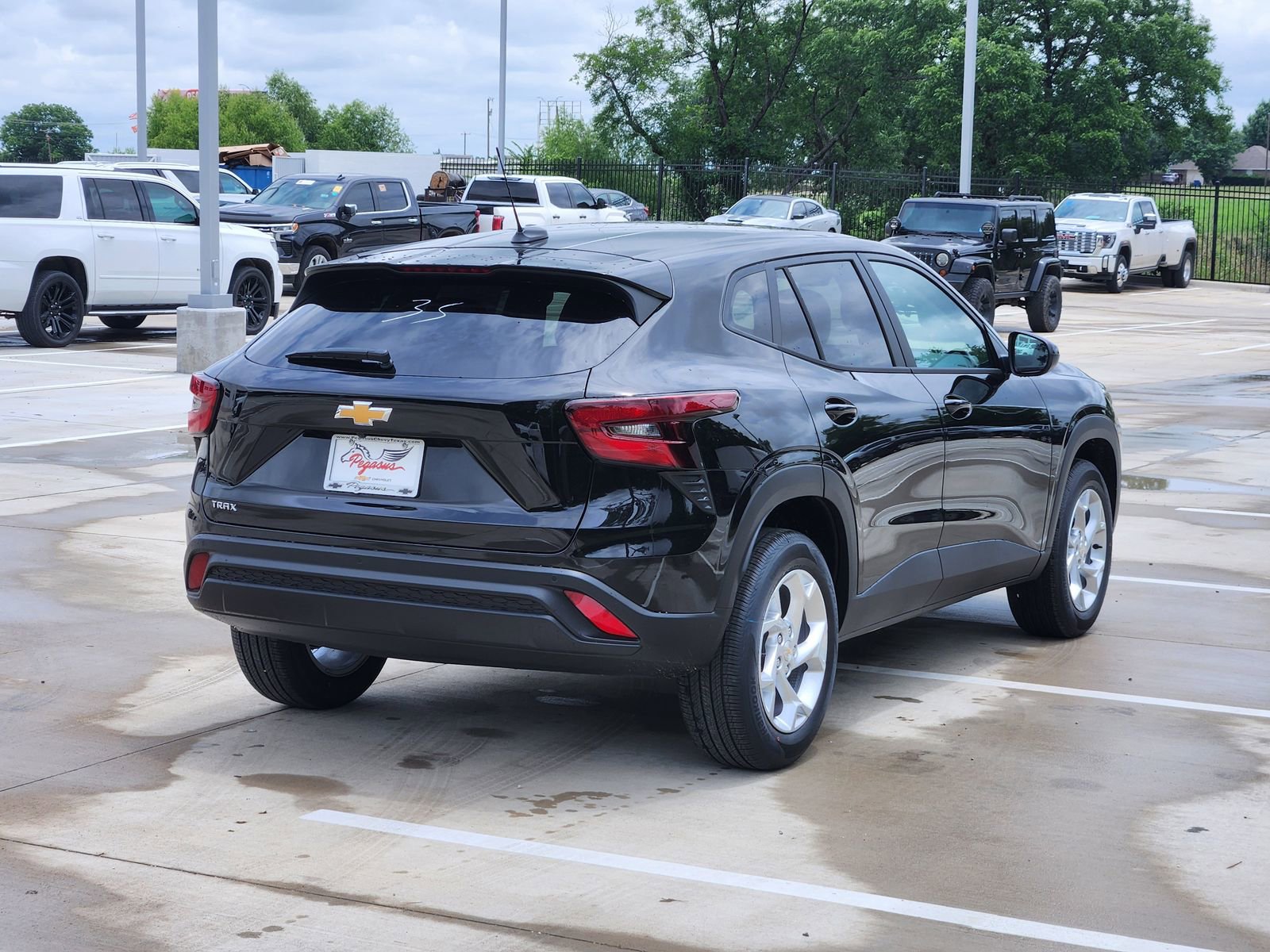 New 2026 Chevrolet Trax LS w/ LS Convenience Package FWD image 5