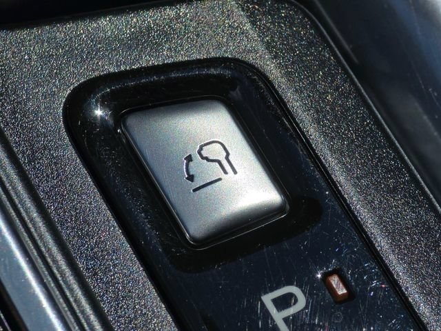 Used 2021 Ford F150 Platinum w/ Equipment Group 701A High AWD/4WD image 24