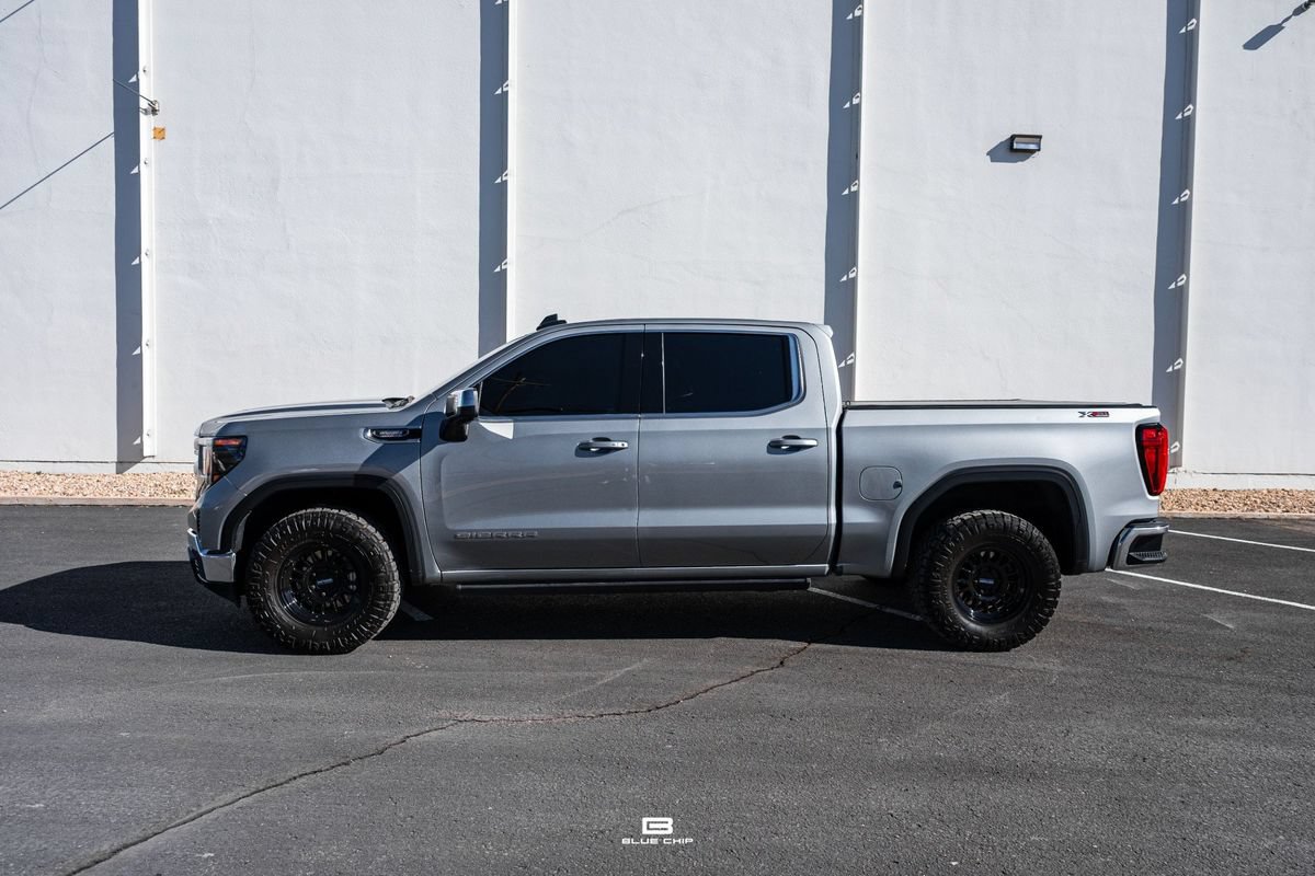 Used 2025 GMC Sierra 1500 SLE w/ X31 Off-Road Package AWD/4WD image 2
