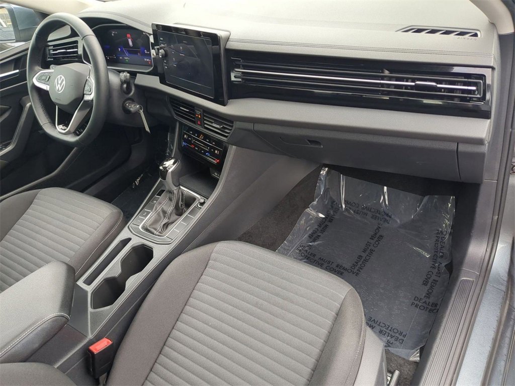 Used 2025 Volkswagen Jetta S image 28