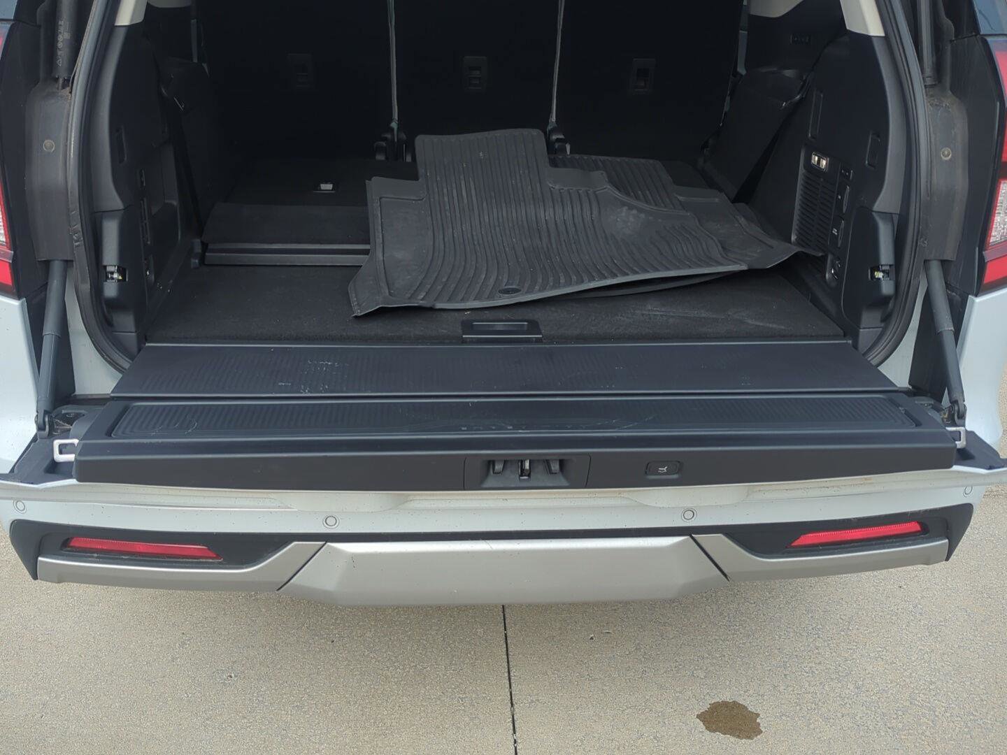 Used 2025 Ford Expedition Platinum image 28