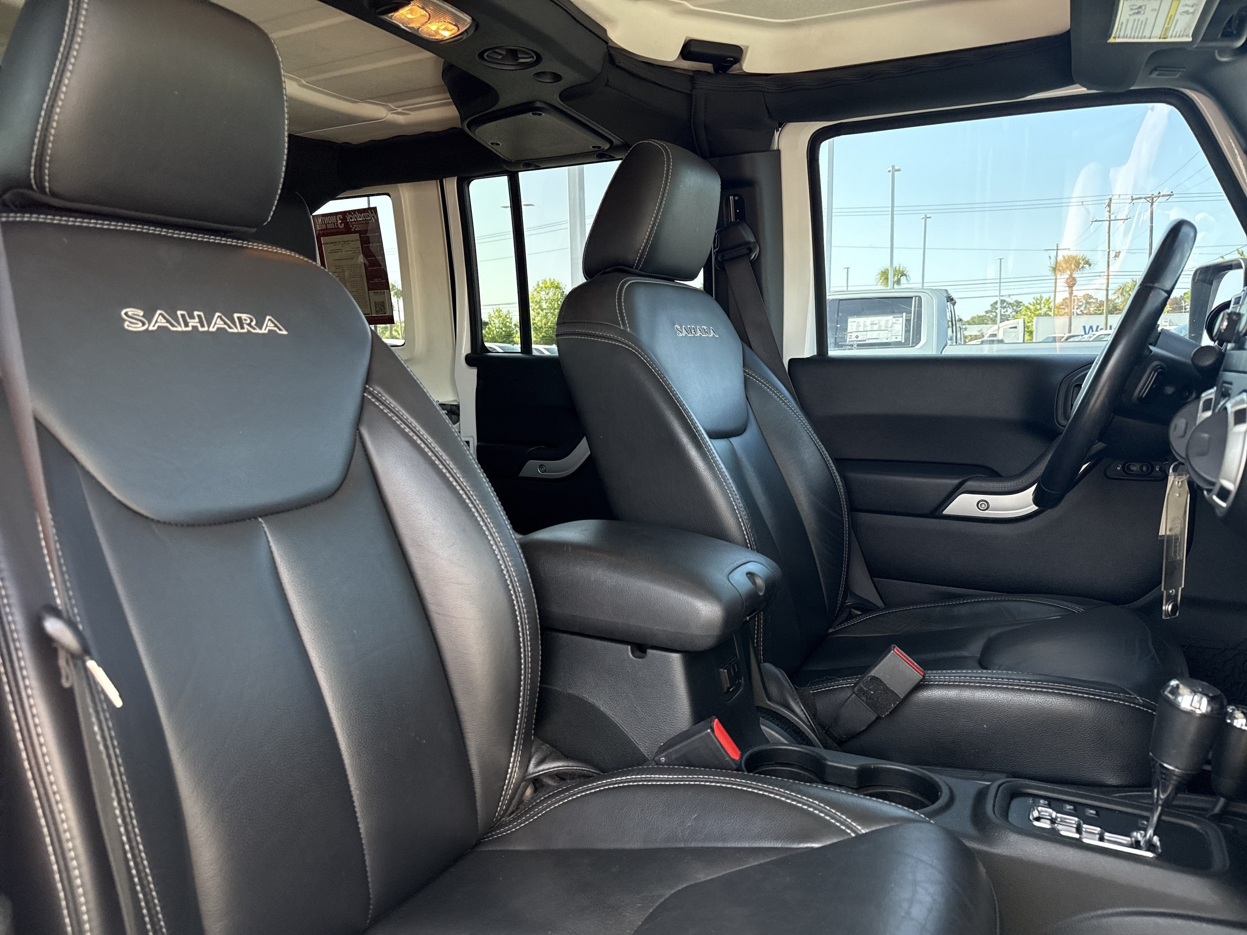 Used 2018 Jeep Wrangler Unlimited Sahara w/ Max Tow Package AWD/4WD image 31