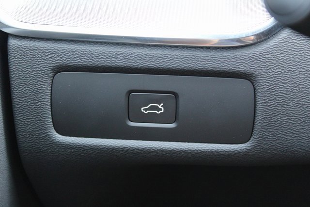 New 2026 Volvo XC60 B5 Ultra w/ Protection Package Premier image 21