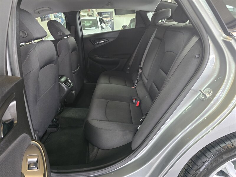 Used 2025 Chevrolet Malibu LT FWD image 11