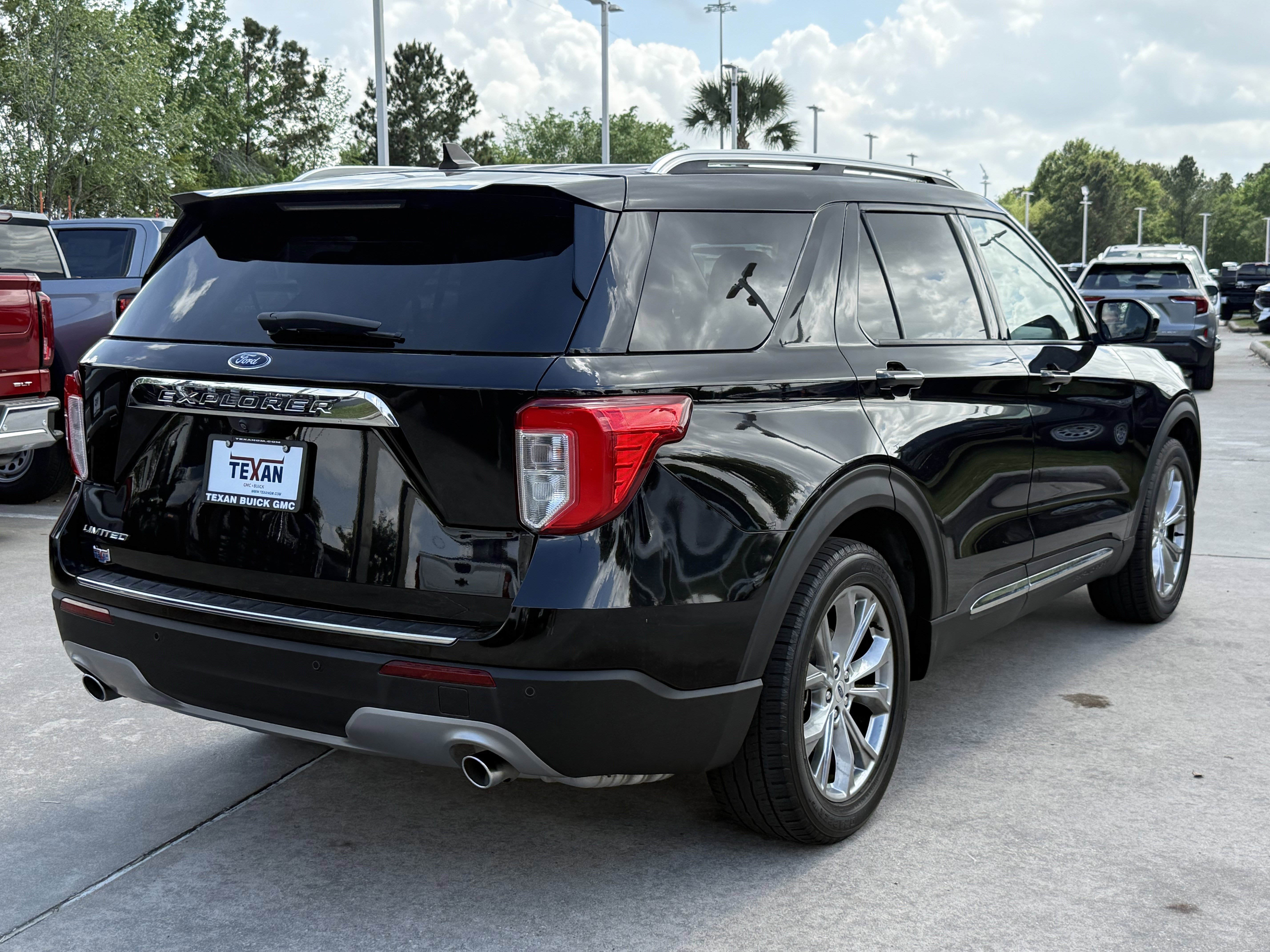Used 2022 Ford Explorer Limited image 5