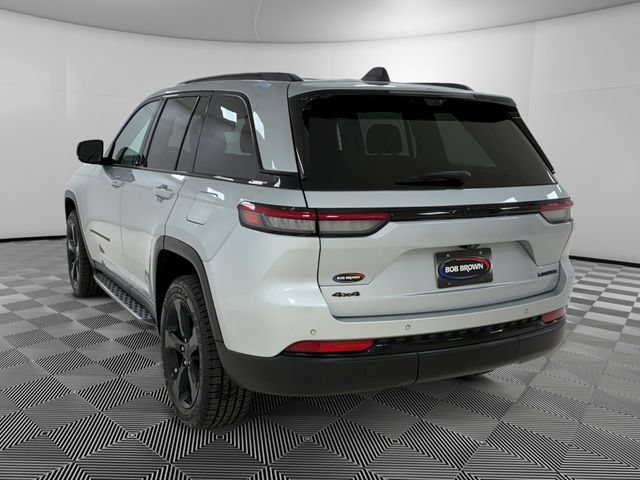 Used 2023 Jeep Grand Cherokee Limited w/ Luxury Tech Group II AWD/4WD image 3