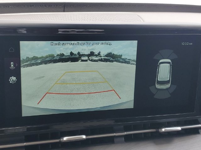 Used 2024 Kia Carnival EX FWD image 32
