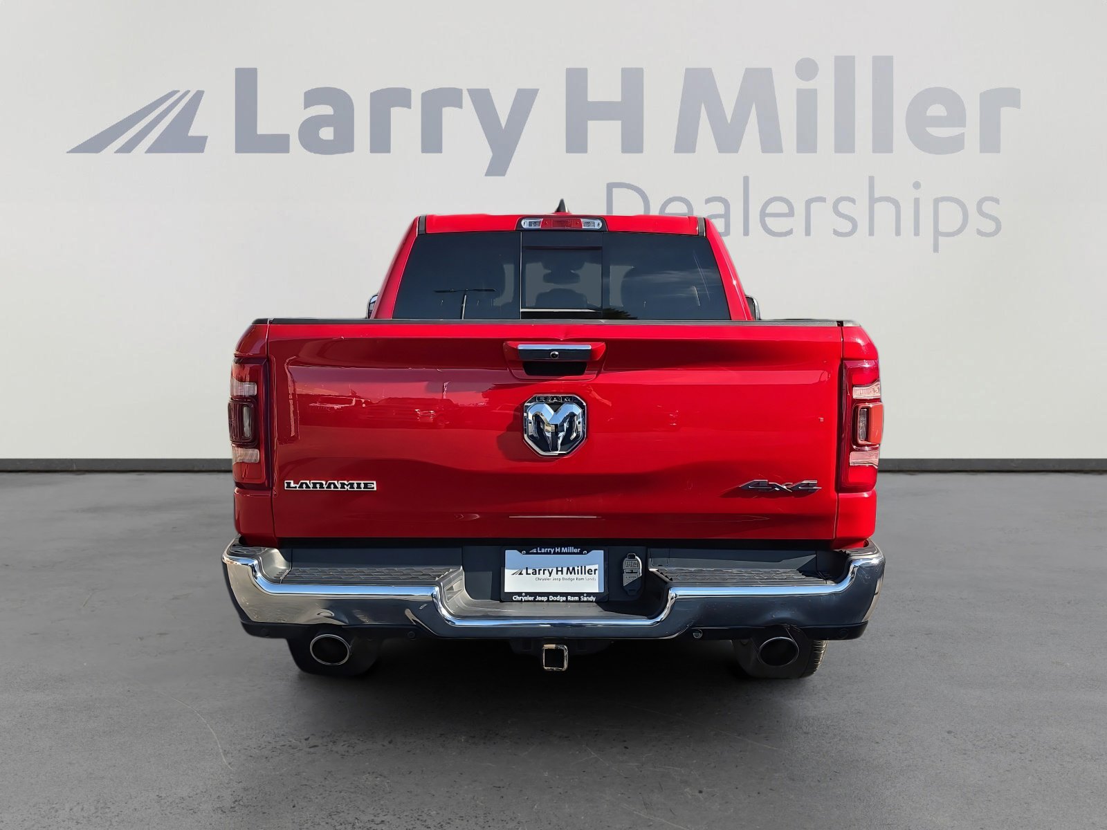 Used 2019 RAM 1500 Laramie AWD/4WD image 4
