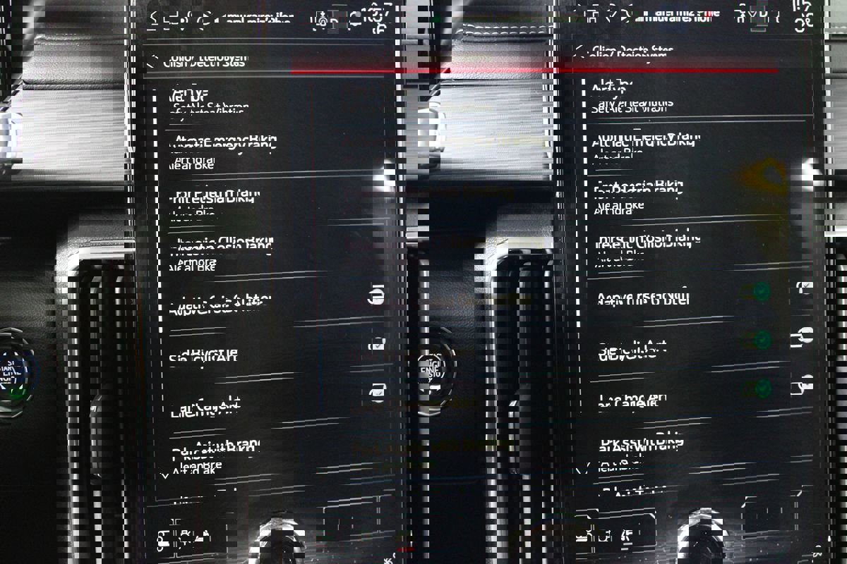 Used 2025 GMC Acadia Elevation image 17