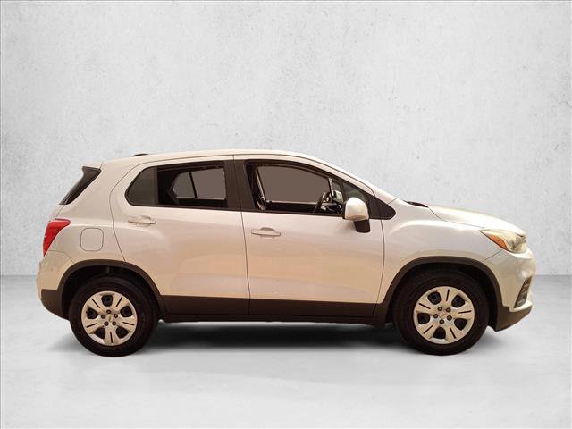 Used 2018 Chevrolet Trax LS FWD image 4