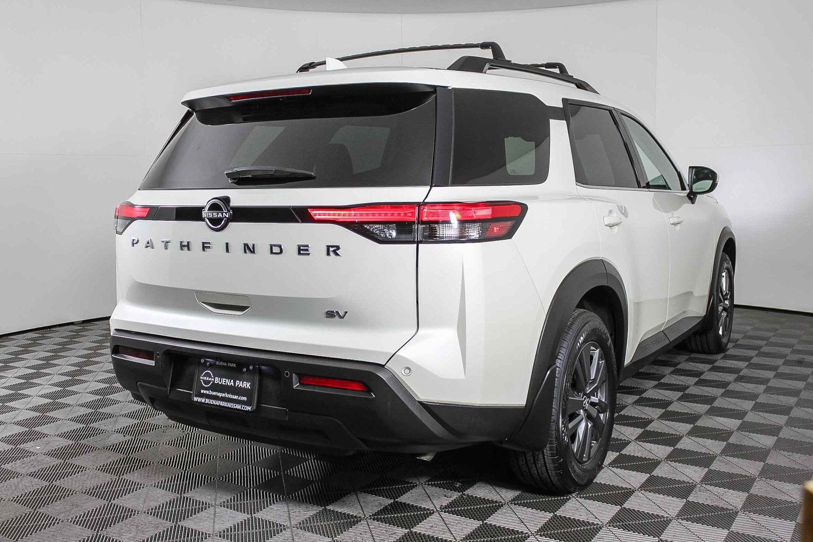 Used 2022 Nissan Pathfinder SV image 8