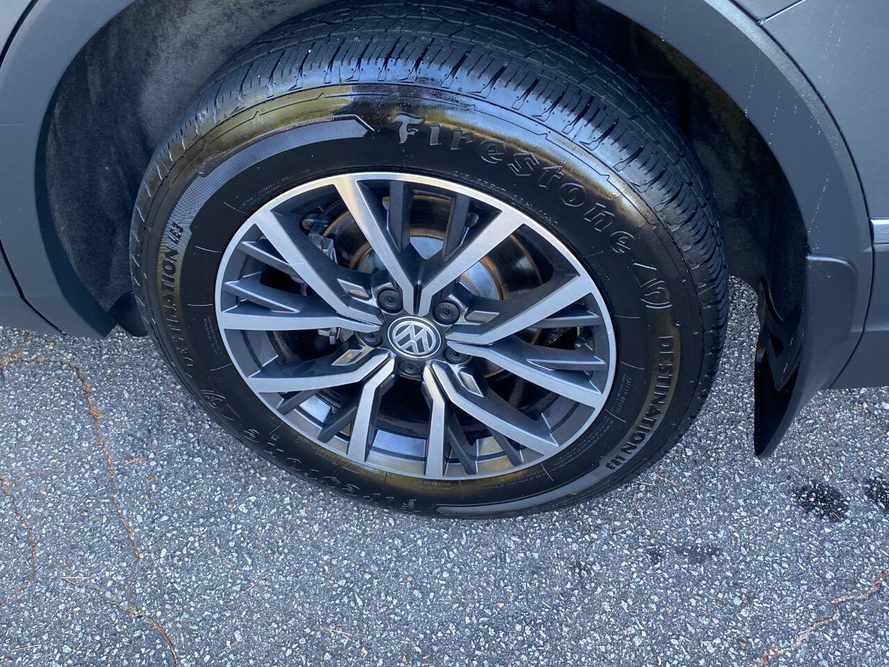 Used 2020 Volkswagen Tiguan SE FWD image 9