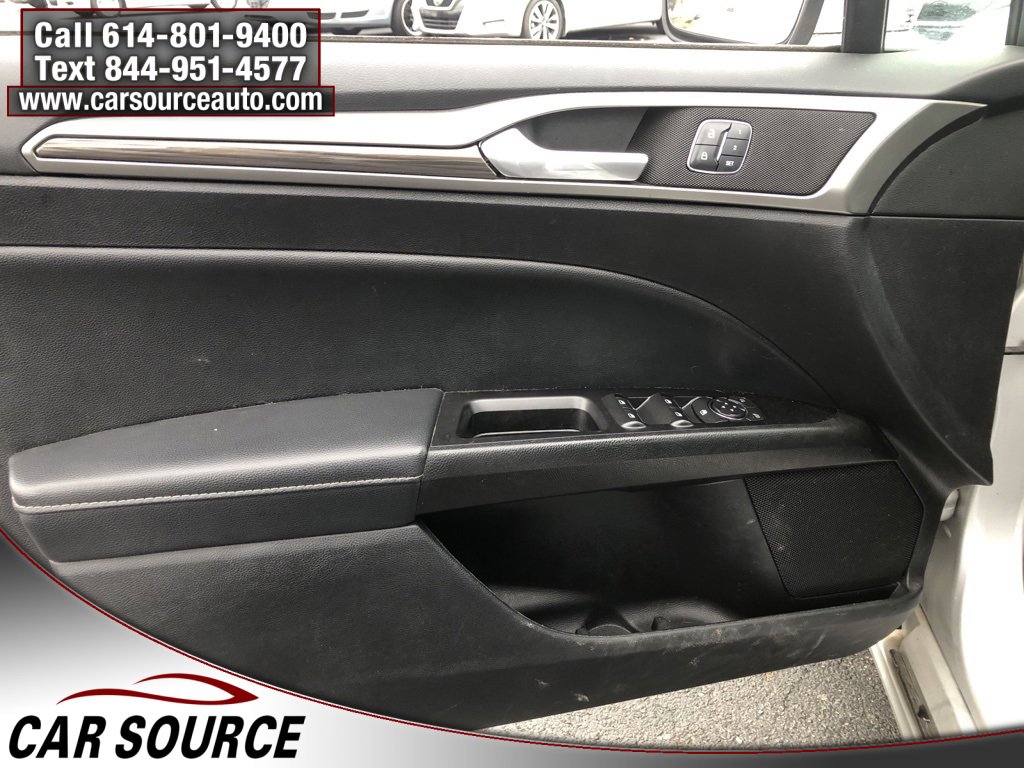 Used 2018 Ford Fusion SE w/ Fusion SE Technology Package image 16