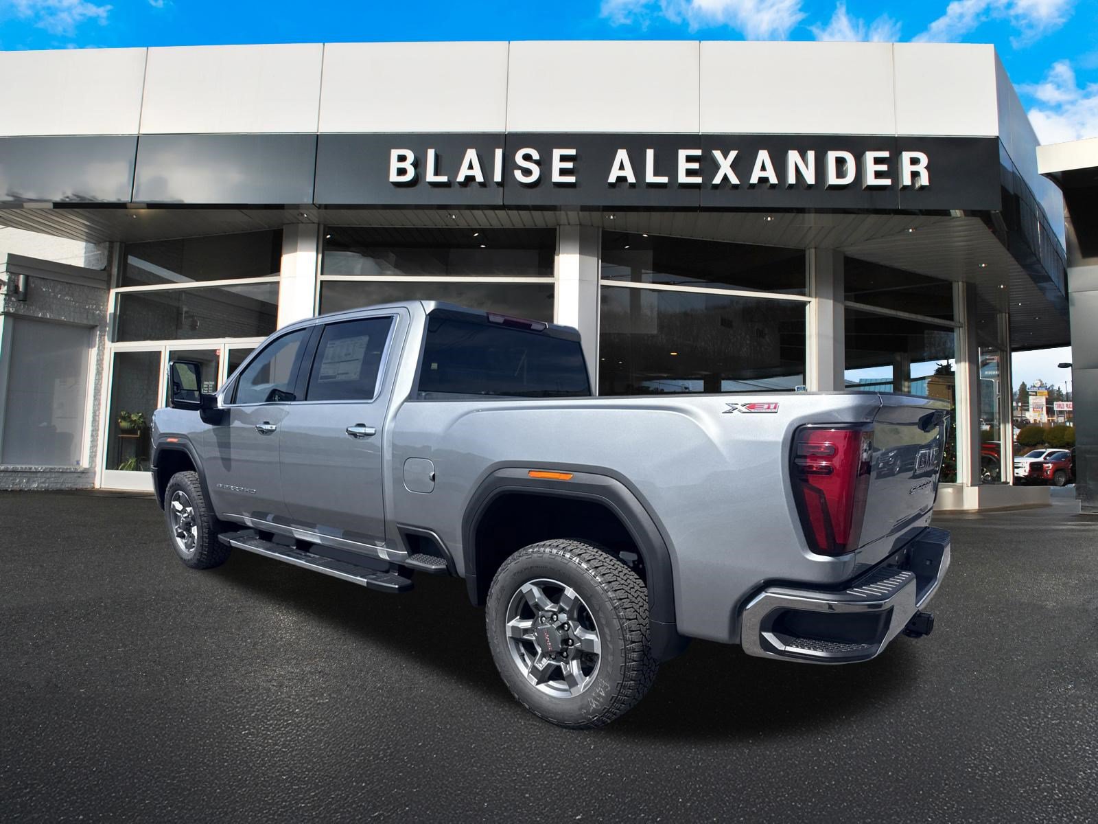 New 2026 GMC Sierra 2500 SLT AWD/4WD image 6