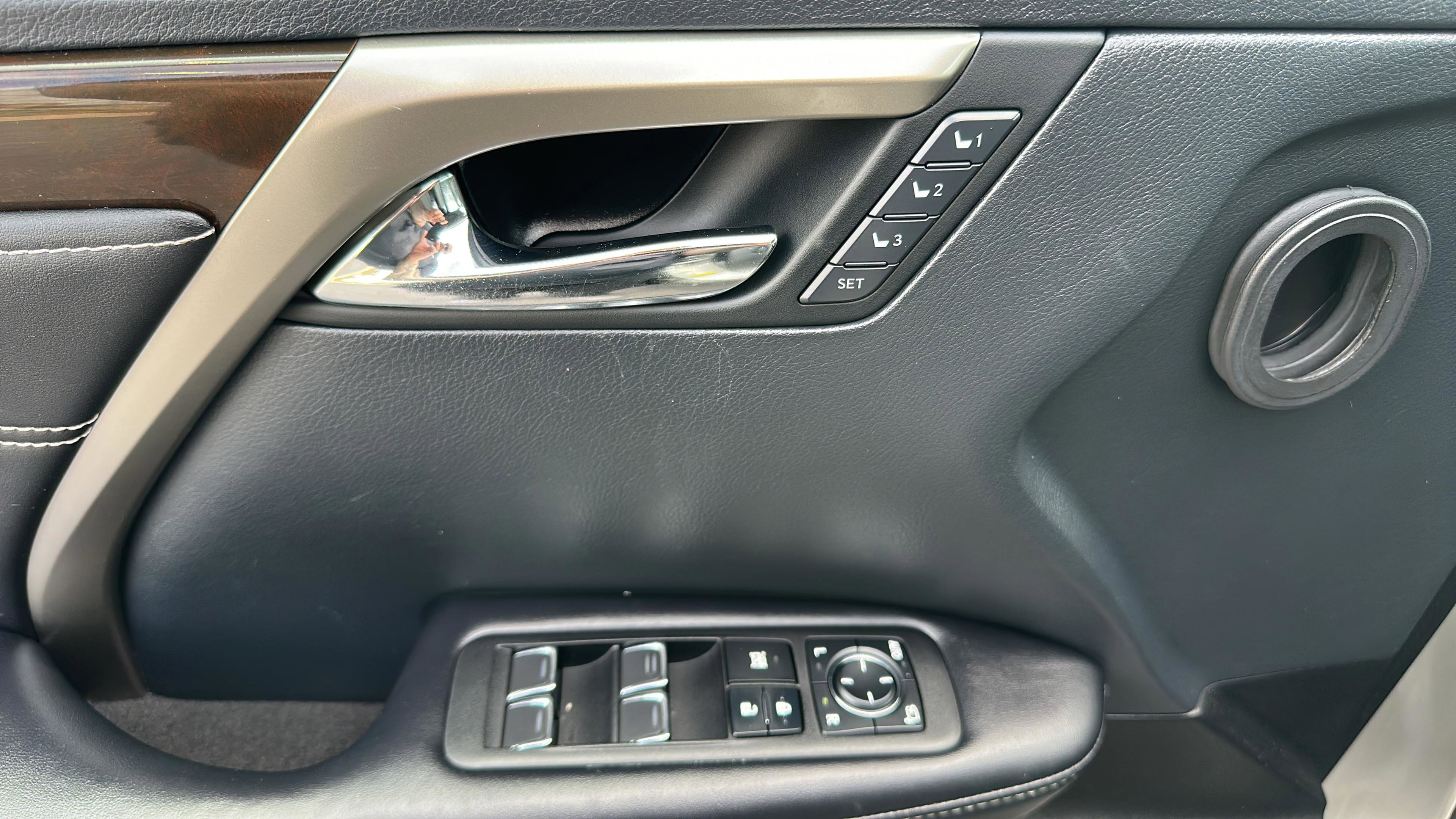 Used 2019 Lexus RX 450h AWD w/ Navigation Package image 12