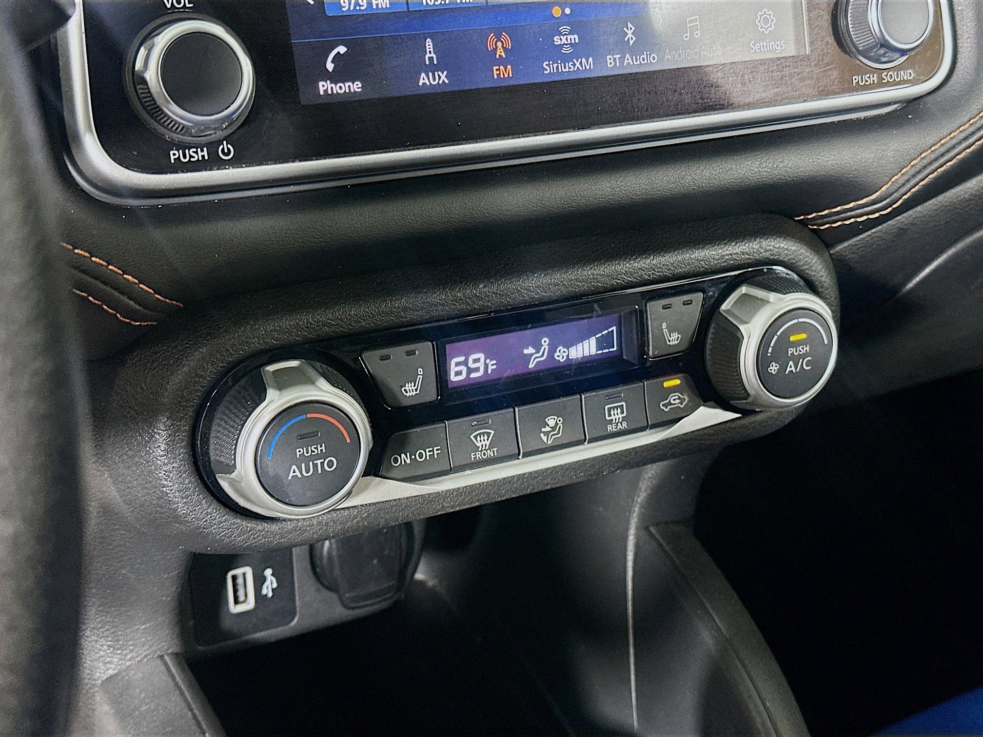 Used 2020 Nissan Versa SR w/ Convenience Package FWD image 21
