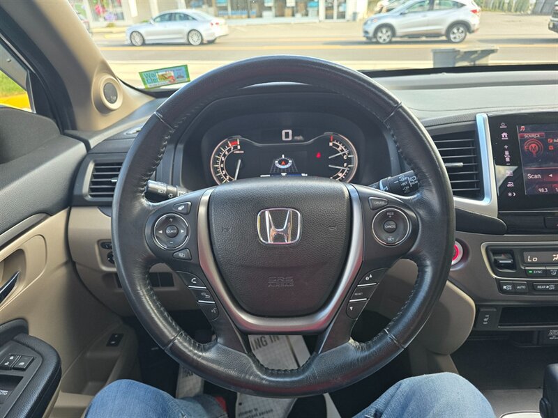 Used 2017 Honda Pilot EX-L image 6