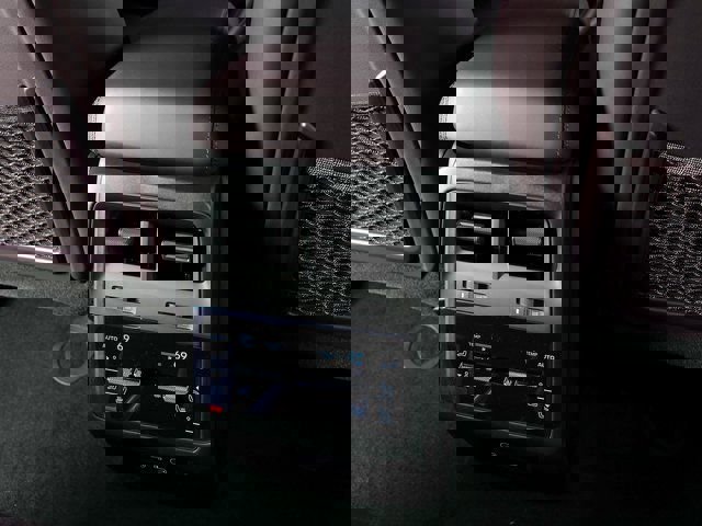 New 2025 Porsche Macan 4 Electric image 14