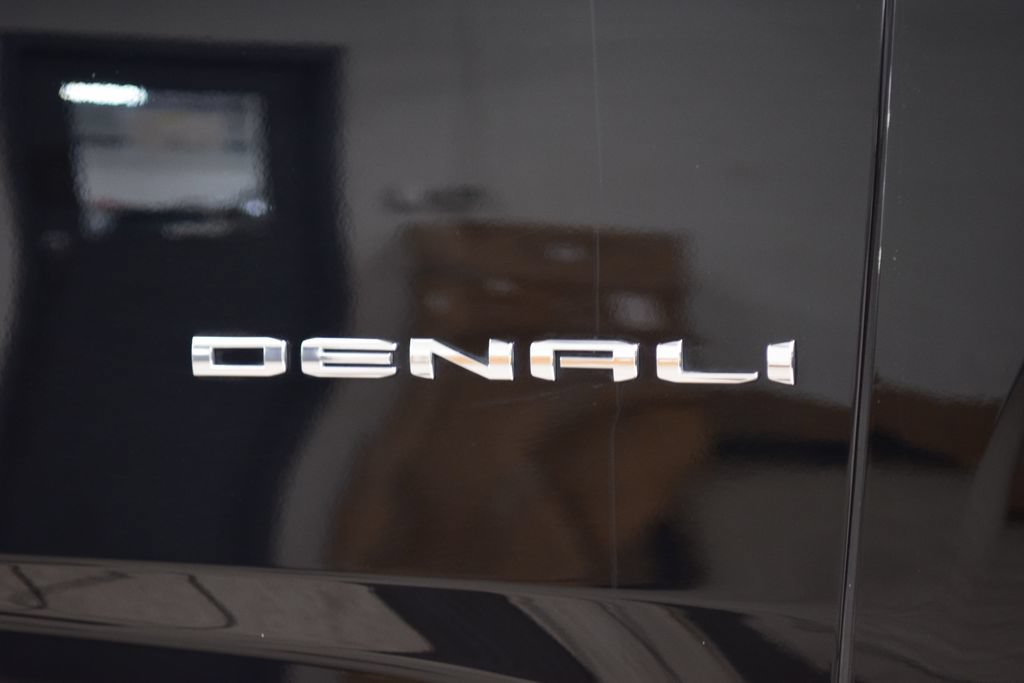 Used 2024 GMC Yukon XL Denali AWD/4WD image 17