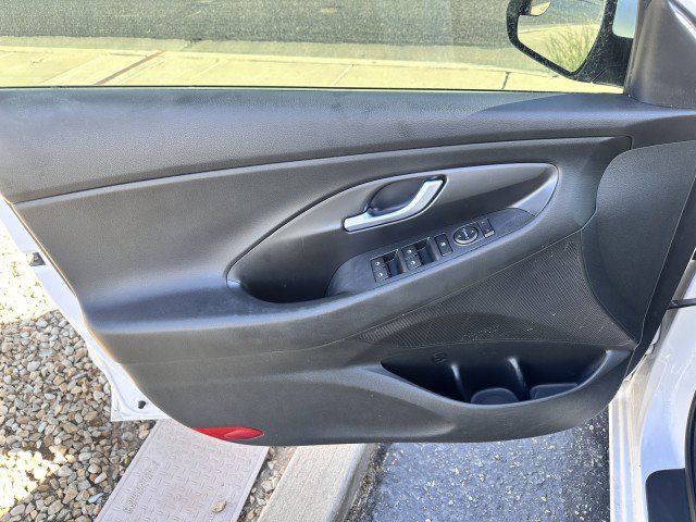 Used 2018 Hyundai Elantra GT FWD image 10